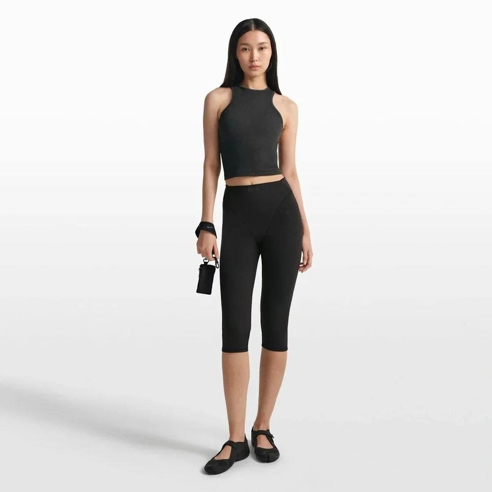 Nike Skims Ribbed Seamless Racer Front Tank in Obsidian Black - Picture 3 of 8